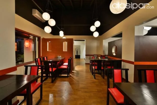 Villa Morra: Elegante local, ideal p/ restaurantes, tiendas, oficinas, 840 m2 + parking, foto 5