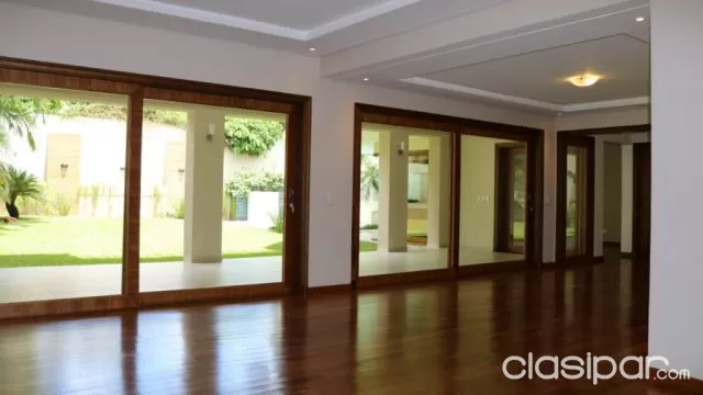 Manora (bo privado): Elegantísima residencia, 3 suites, impecable estado, jardín, piscina — foto 3