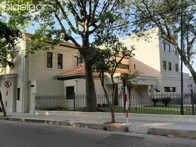 Villa Morra: Imponente residencia, 6 dormitorios, jardín, piscina, premium 100% — foto 4