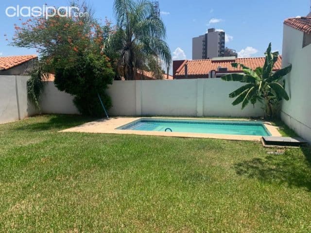 Mburucuyá (curda, casa rica II): 4 suites, jardín, quincho, piscina, 10.000.000 gs