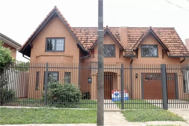 Los laureles: Fina residencia en alquiler, 3 dormitorios, jardín, ubicación ideal — foto 2