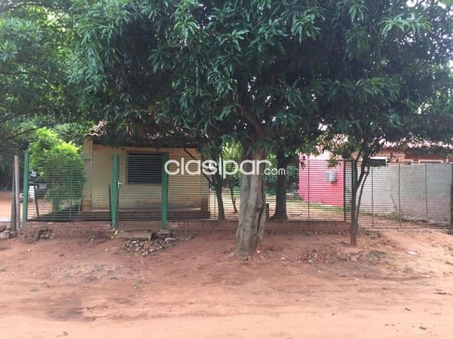 Terreno con pequeña casa en Luque, cañada garay. M6049
