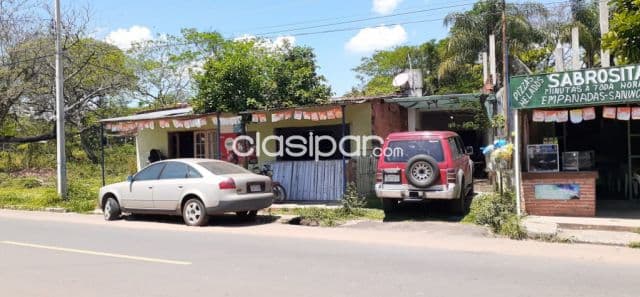 Casa con salon comercial en Luque, zona rakiura. J4142