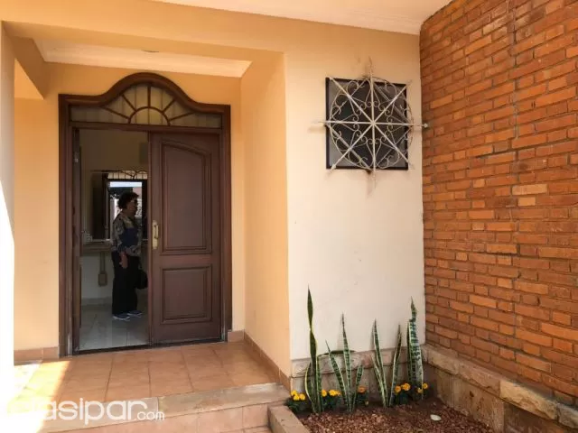 Bº Jara - Las Mercedes : Elegante residencia - 4 suites , jardin, piscina, foto 3