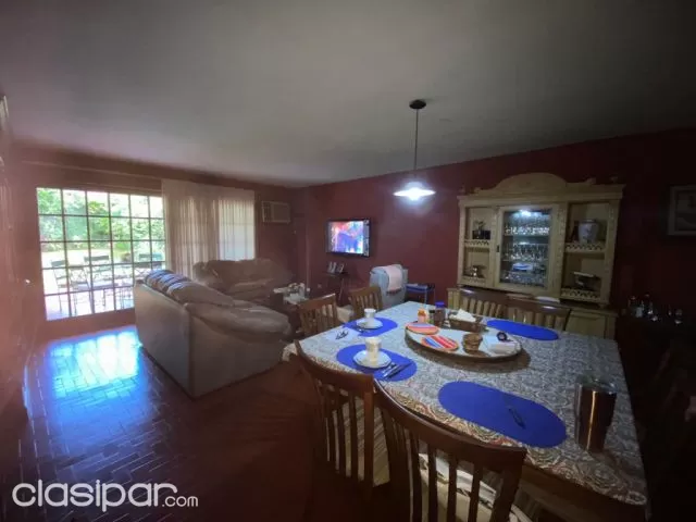 Bo mcal. Estigarribia: Confortable residencia, 4 dormitorios, gran jardín, 732 m2, piscina — foto 3