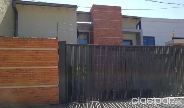 Mburucuyá: Elegante dúplex, 3 dormitorios, piscina, jardín, 6.500.000 gs — foto 2