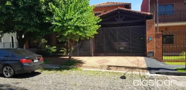 Carmelitas, el mangal: Residencia en planta baja, 4 dormitorios, sólo 350.000 usd — foto 2