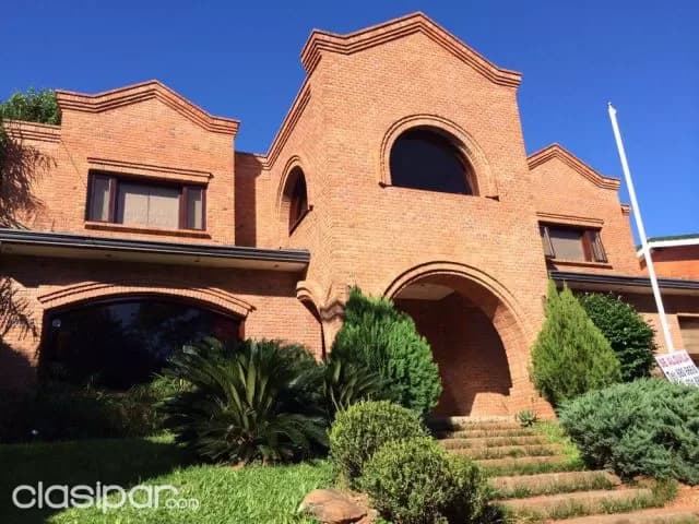 Mburucuyá: Elegante residencia, 4 suites, gran jardín y piscina, totalmente amoblada, foto 2