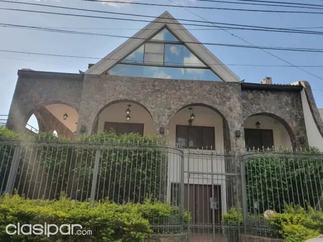 Mburucuyá, Carmelitas: Elegante residencia, 4 dormitorios, jardín, piscina — foto 2