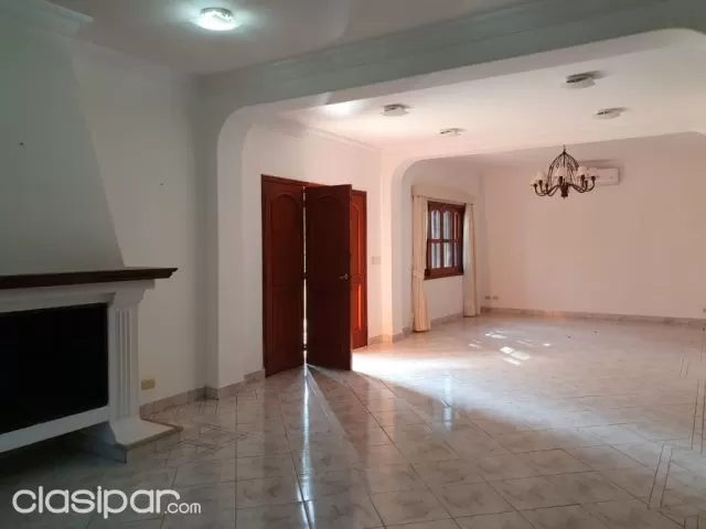Mburucuyá, Carmelitas: Elegante residencia, 4 dormitorios, jardín, piscina, foto 4