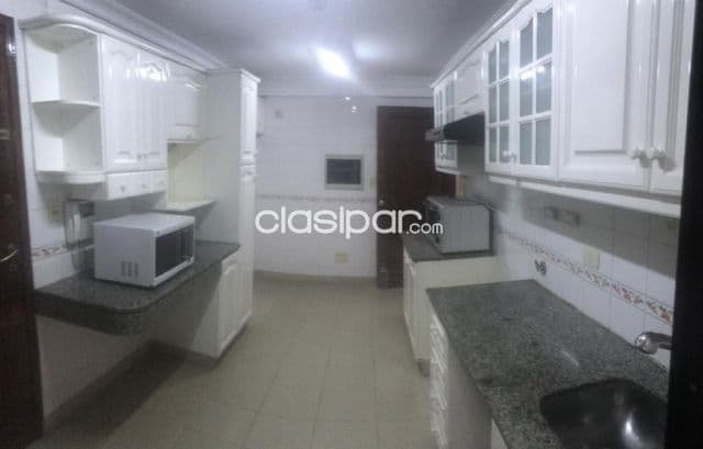 departamento de tres dormitorios zona Club Olimpia