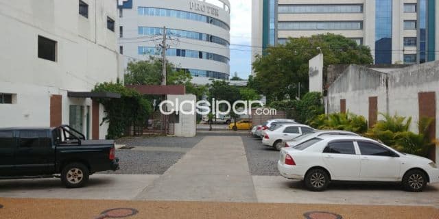 Avda. Aviadores del chaco: 360 m2 + oficinas + showroom + parking ideal p/ empresas