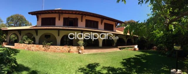 Lambaré, yacht y golf club: Imponente residencia s/ campos de golf, 5 suites, 3.000 m2