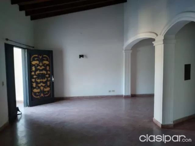Lambare Prox Municipalidad Bajo De Precio Chalet A Reciclar 4 Dormitorios, foto 3