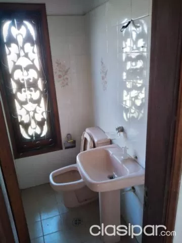 Lambare Prox Municipalidad Bajo De Precio Chalet A Reciclar 4 Dormitorios, foto 5
