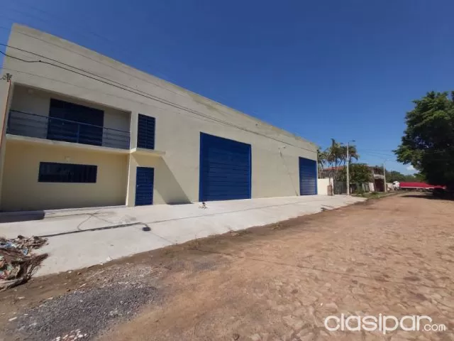 Luque: 750 m2 útiles, ideal p/ empresas + oficinas + parking — foto 2
