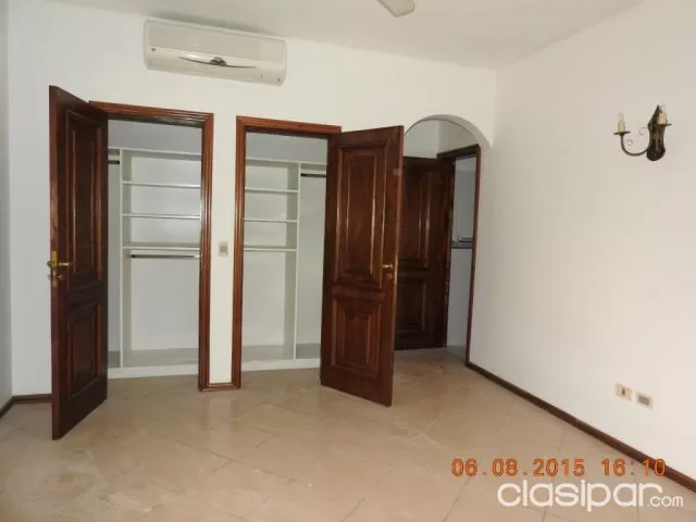 Se alquila casa en barrio Mburucuya, foto 3