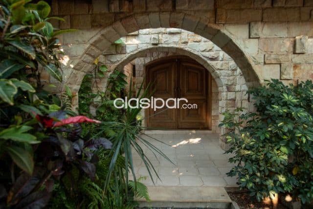Manorá: Hermosas residencia, 574 m2, 3 dormitorios, jardín, piscina, 580.000 usd
