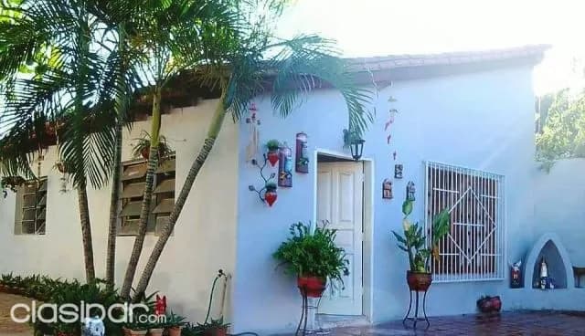 Luque: Hermoso chalet a reciclar, 360m2, hermosa ubicación – 700.000.000 gs — foto 2