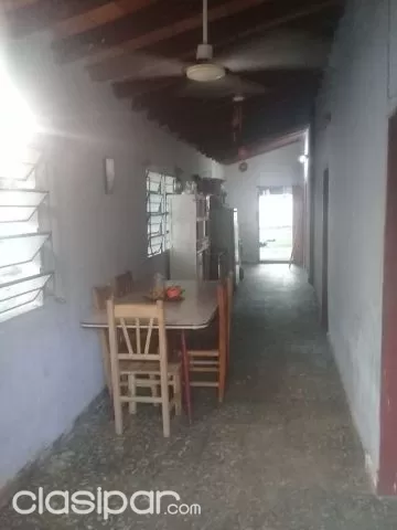 Luque: Hermoso chalet a reciclar, 360m2, hermosa ubicación – 700.000.000 gs — foto 4