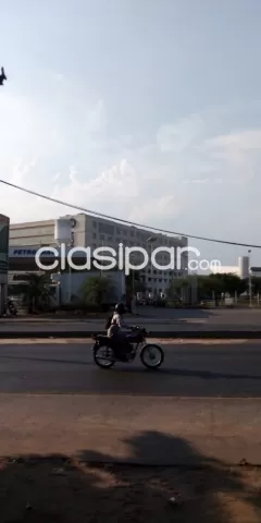 Propiedad con ubicación privilegiada en Luque. J4031, foto 4