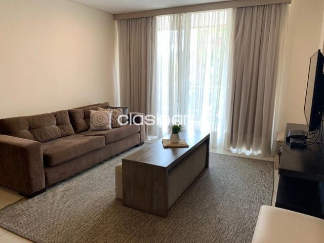 Villa Morra : Elegante depto amoblado, 2 dormitorios, piscina, seguridad 24 hs, 1.300 usd
