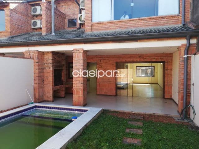 Seminario - centenario: Elegante dúplex, 3 dormitorios, jardín, piscina - 1.300 usd