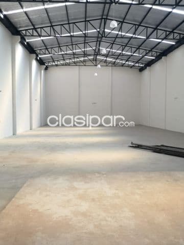 Bo seminario, mburicaó: 500m2, deposito + oficinas + parking, 2.300 usd — foto 1