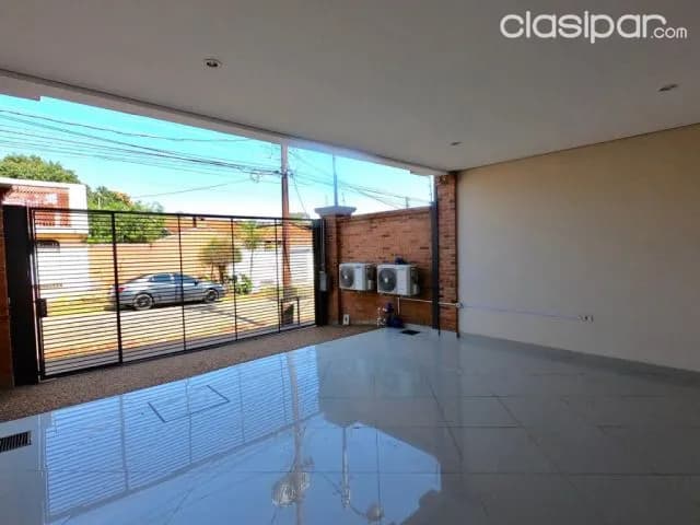 Mburucuyá: Elegante dúplex - jardín, piscina- 7.500.000 gs — foto 2