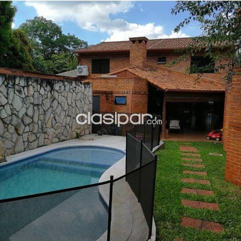 Bo Herrera, munic asu: Confortable dúplex con jardín y piscina, 3 dormitorios