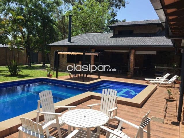 Casa en surubi´i barrio cerrado. Cod 2564