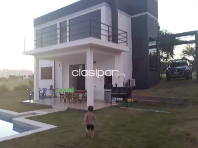 Hermosa casa en aqua village - San Bernardino