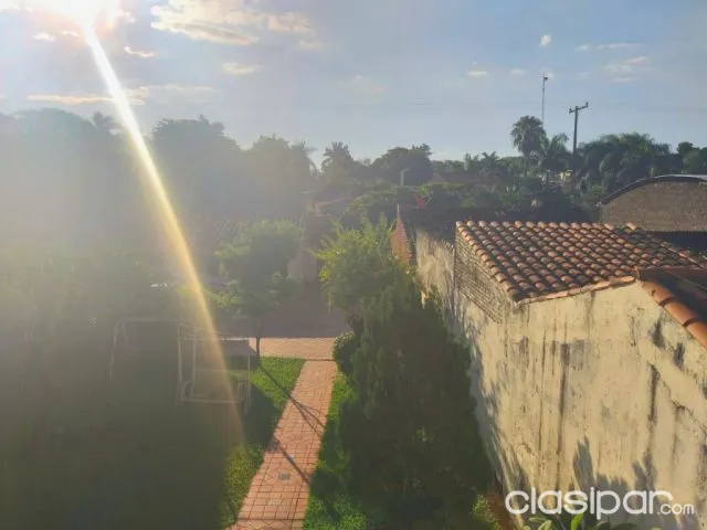 Hermosa casa con excelente ubicación en Luque. J4130, foto 3