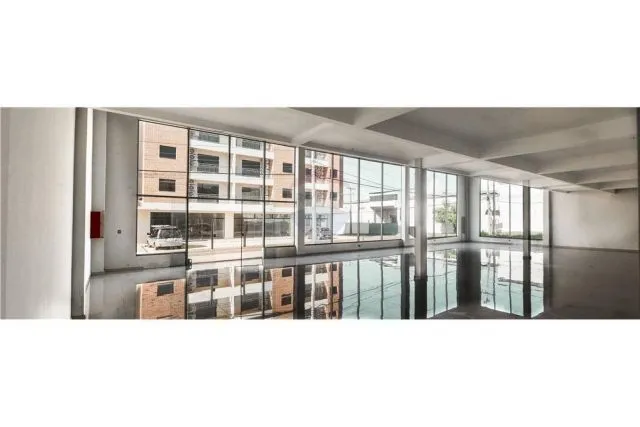 Salón Comercial con Amplio Deposito Usd 4.500 en esquina, foto 2