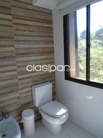 Se alquila departamento tipo duplex en Barrio Seminario