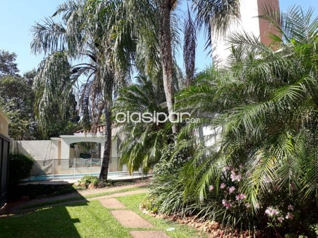 Magnifica residencia en barrio los laureles!! Excelente ubicación!!
