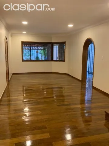 Villa Morra: 900m2, tipo diplomático, 3 suites, jardín, piscina, elegante residencia — foto 5