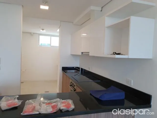 Se alquila departamento en Edificio Altamira zona Madame Lynch — foto 3