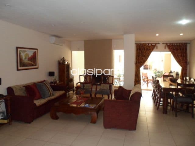 Casa pareada en venta zona Av Santa Teresa