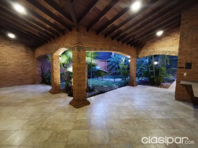 Casa en esquina en Los Laureles - Asunción, foto 3