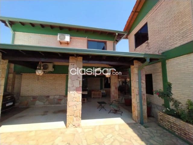 Remato hermosa residencia en Mariano Roque Alonso. Y5439