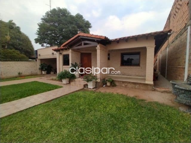 Remato hermosa residencia en Luque. Y5441