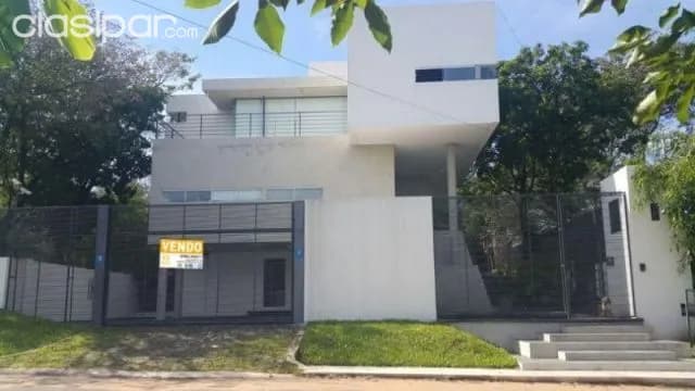 Casa minimalista de 6 dormitorios en el Yacht y Golf Club Paraguayo — foto 2