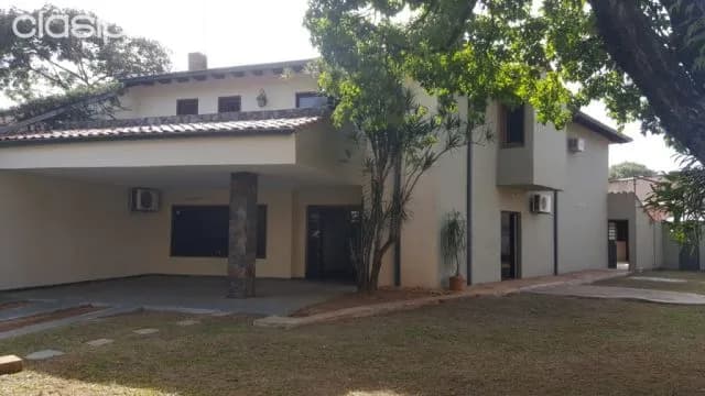Barrio mcal. Estigarribia: Magnifica residencia, 3 dormitorios, gran patio y jardín — foto 2