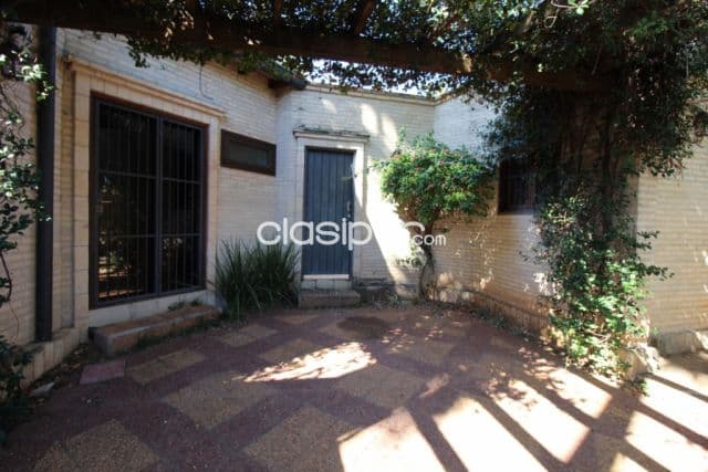 Mburucuyá: Hermosa residencia, todo en planta baja, 360 m2, 230.000 usd