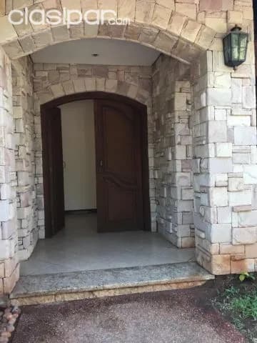 Carmelitas / shop. Del sol: Elegante residencia, 4 dormitorios, jardín, piscina, 2.400 usd — foto 4