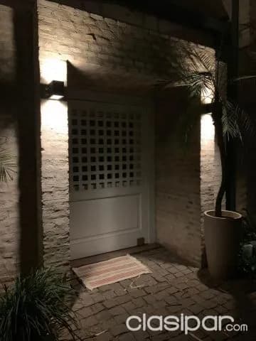Botánica i – los laureles: Elegante residencia, seguridad 24 hs, jardín, piscina, 1.400 us — foto 2