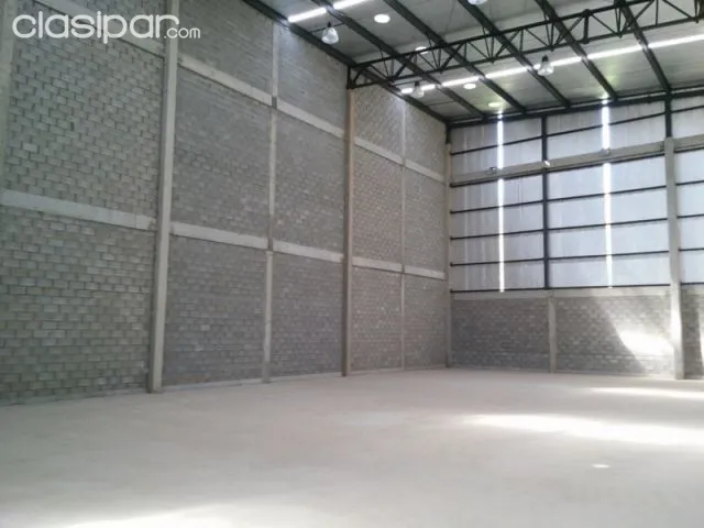 Depositos de 1.050m2 con oficinas y baños en Villa Elisa — foto 3