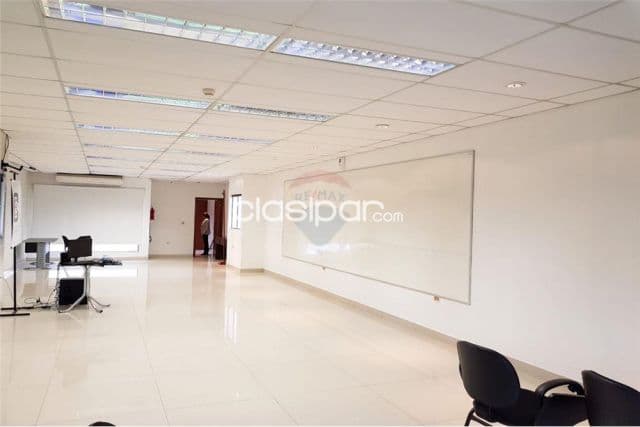 Edificio de 4 plantas financiacion propia 400,000 usd, foto 1