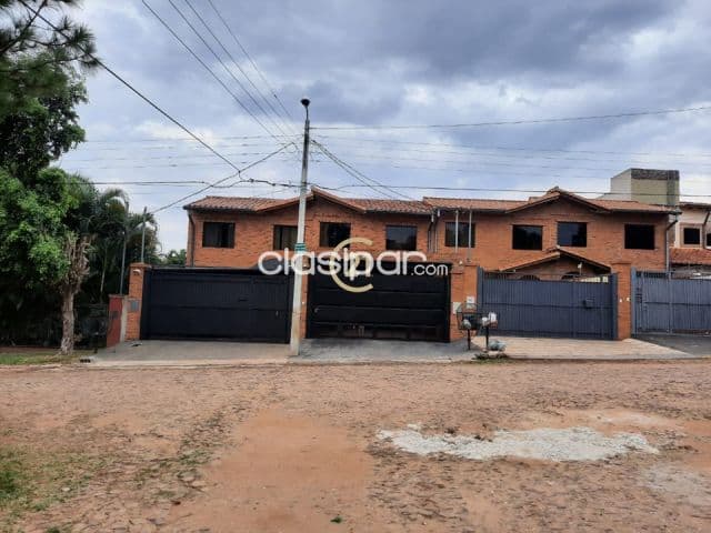 Remato! En Venta Lujoso Dúplex en Fernando de la Mora